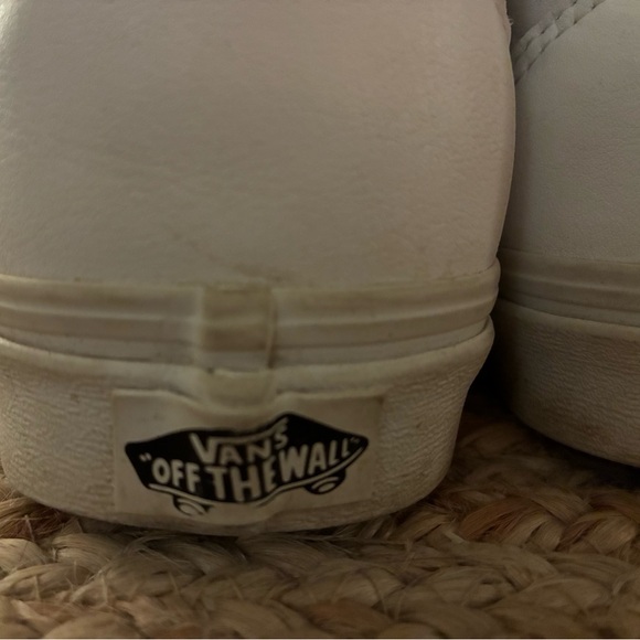 Vans Leather Classic Sneakers - Picture 3 of 4